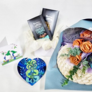 Paua Bouquet And Gift