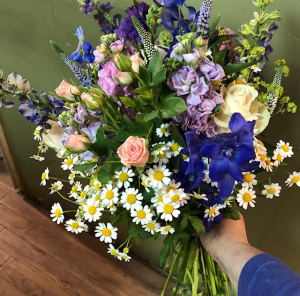 Flower Delivery Ashington-nr-Oakley - Send flowers by 1 florist with 3  reviews