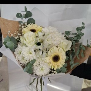 White Shades Bouquet