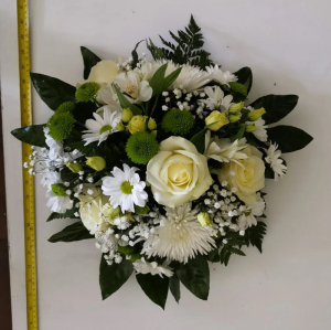 Small White Posy