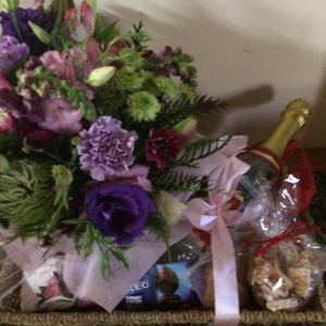 Flower & Gift Hamper