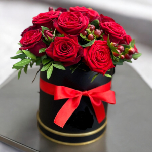 Red Rose Hat Box