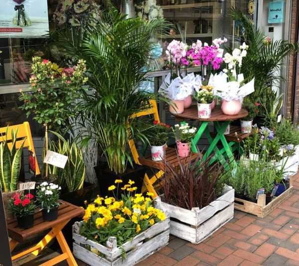 Flower Delivery Wolverhampton Send flowers by 7 florists with 322 reviews